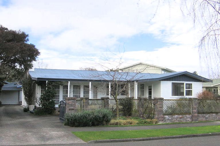 Photo of property in 11 Parkland Crescent, Terrace End, Palmerston North, 4410