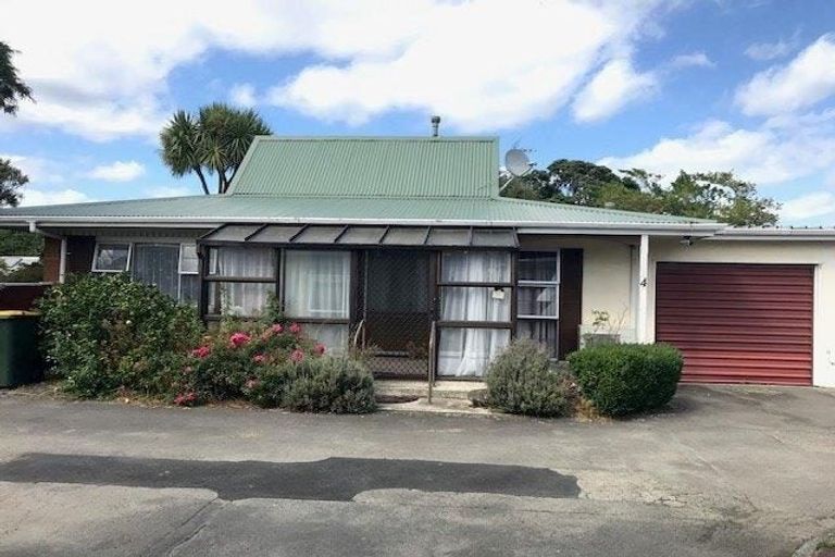 Photo of property in 4/14 Fuller Grove, Woburn, Lower Hutt, 5010