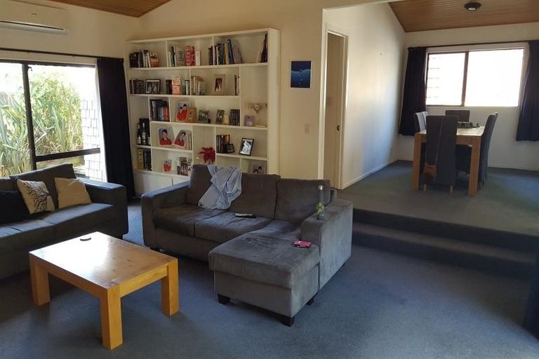 Photo of property in 6 Antilla Place, Half Moon Bay, Auckland, 2012