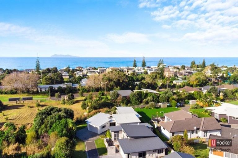 Photo of property in 10b Longboard Drive, Waihi Beach, 3611