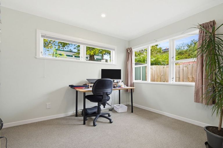 Photo of property in 48 Stottholm Road, Titirangi, Auckland, 0604
