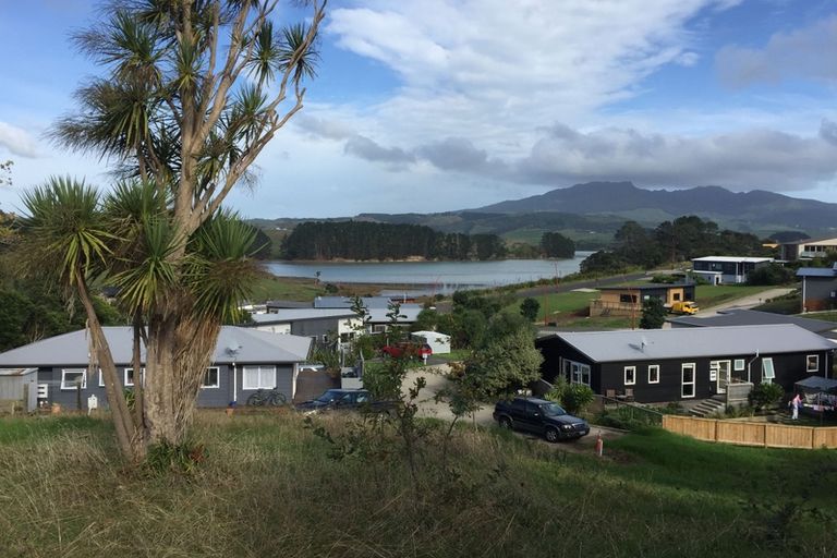 Photo of property in 8d Harakeke Place, Raglan, 3225