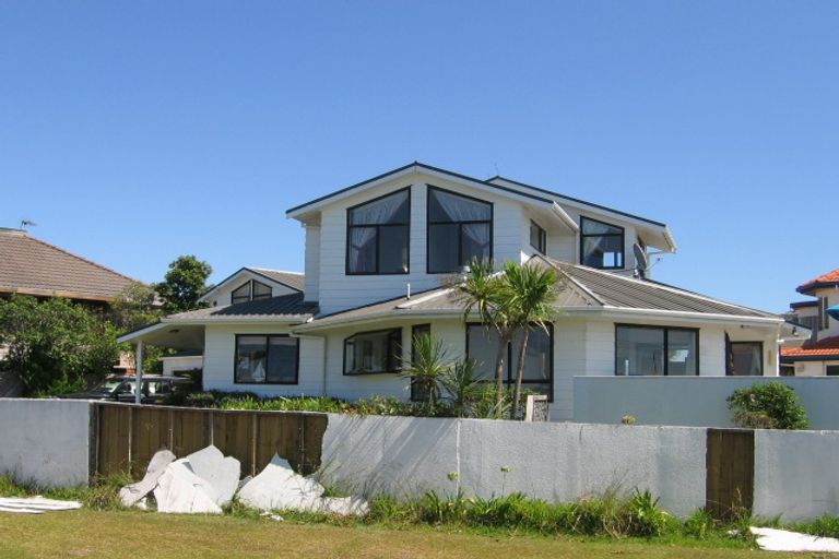 Photo of property in 38 Beach Road, Castor Bay, Auckland, 0620