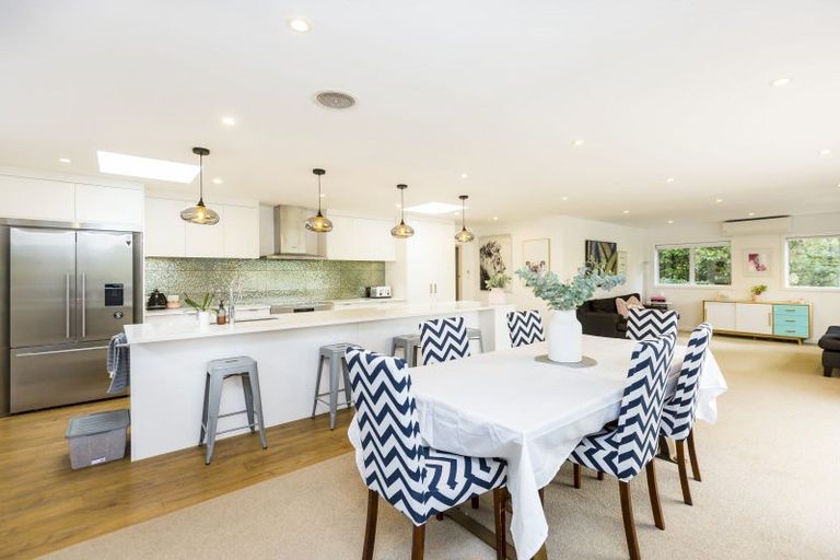 Photo of property in 73 Wyndham Road, Pinehaven, Upper Hutt, 5019