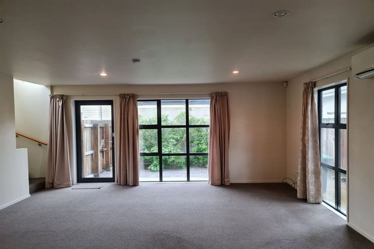 Photo of property in 300 Riccarton Road, Upper Riccarton, Christchurch, 8041