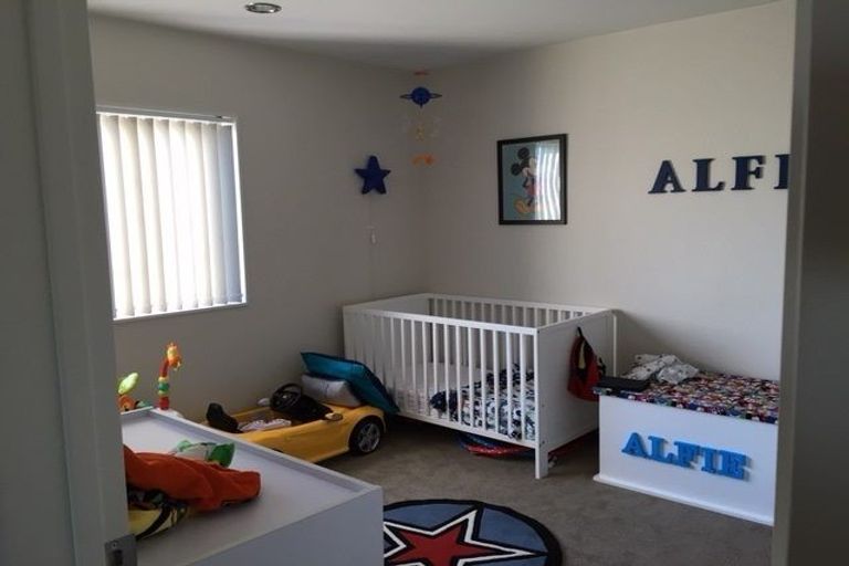 Photo of property in 2 Tarapiroe Avenue, Takanini, 2112