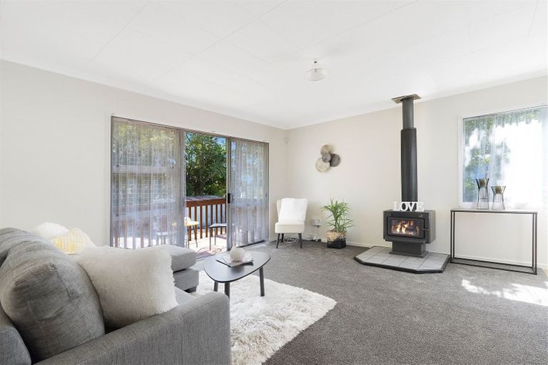 Photo of property in 72a Astley Avenue, New Lynn, Auckland, 0600