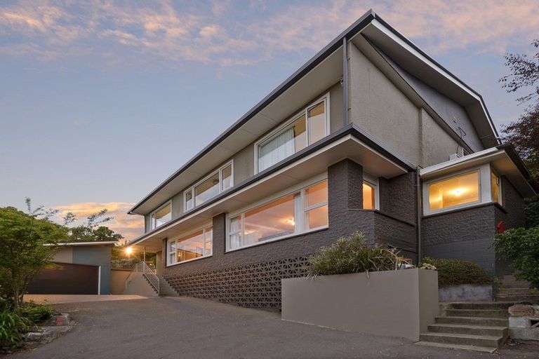 Photo of property in 105 Dyers Pass Road, Cashmere, Christchurch, 8022