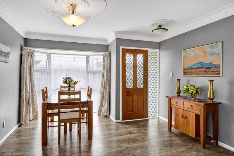 Photo of property in 14 Kowhai Street, Inglewood, 4330