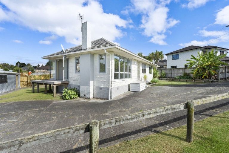 Photo of property in 103a Roberts Road, Te Atatu South, Auckland, 0610