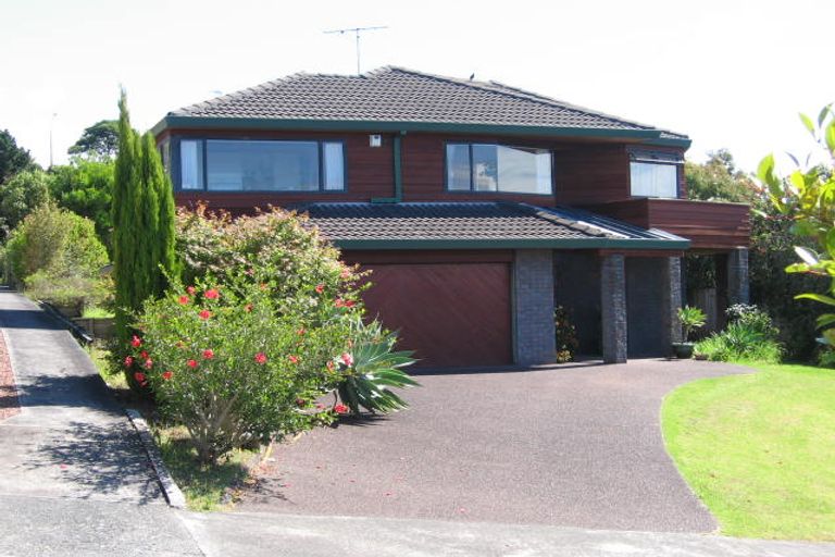 Photo of property in 100 Langana Avenue, Browns Bay, Auckland, 0630