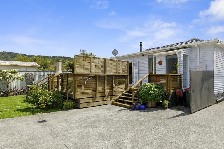 Photo of property in 17 Burden Avenue, Wainuiomata, Lower Hutt, 5014