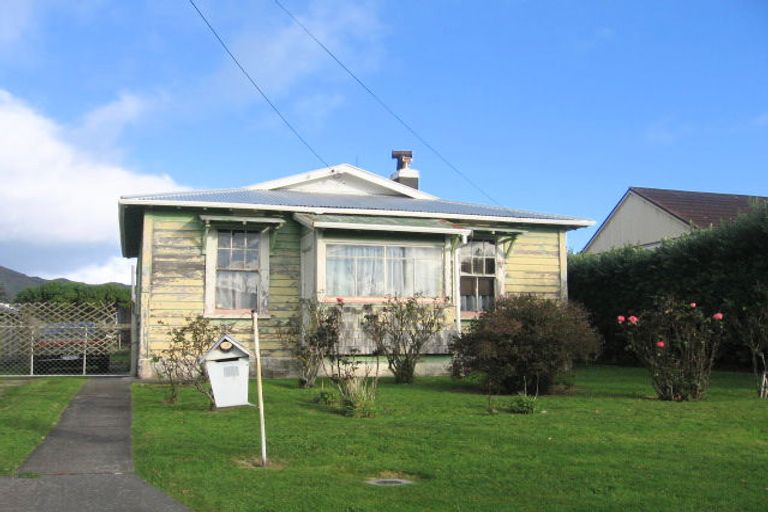 Photo of property in 18 Douglas Street, Waiwhetu, Lower Hutt, 5010