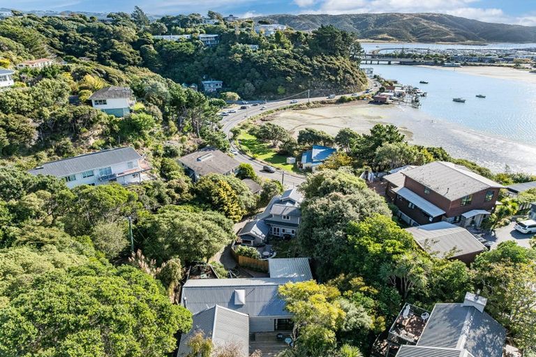 Photo of property in 49 Bayview Road, Paremata, Porirua, 5024