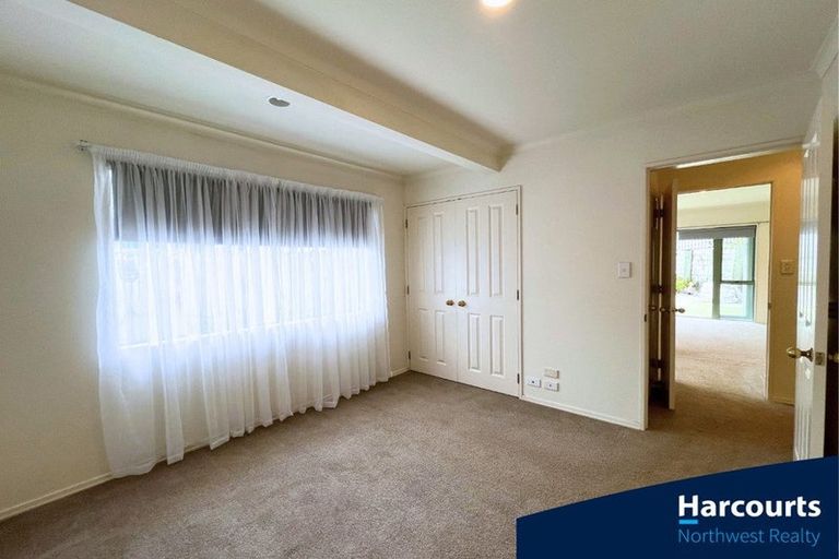 Photo of property in 151c Colwill Road, Massey, Auckland, 0614