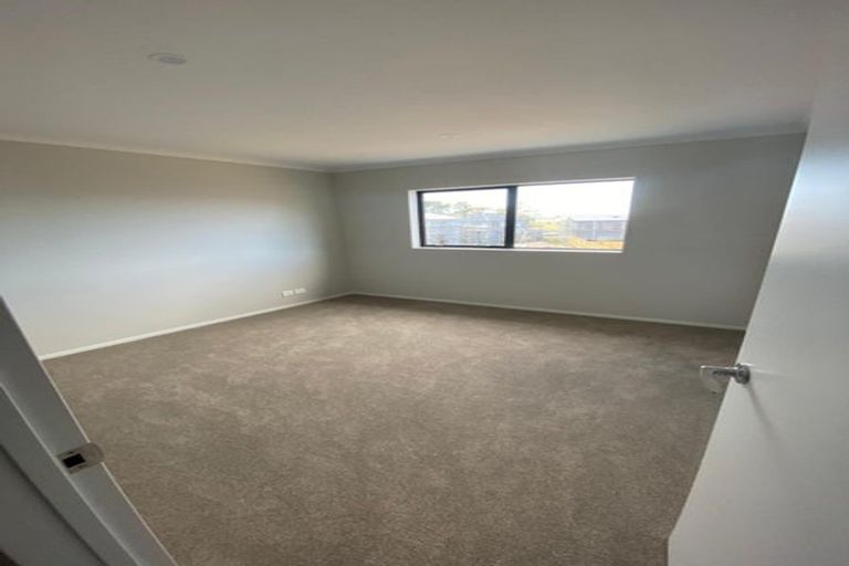 Photo of property in 10 Richard Petterd Way, Swanson, Auckland, 0614