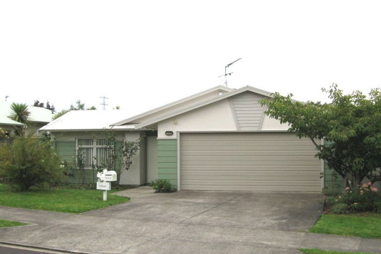 Photo of property in 9 Cinnabar Place, Westgate, Auckland, 0614