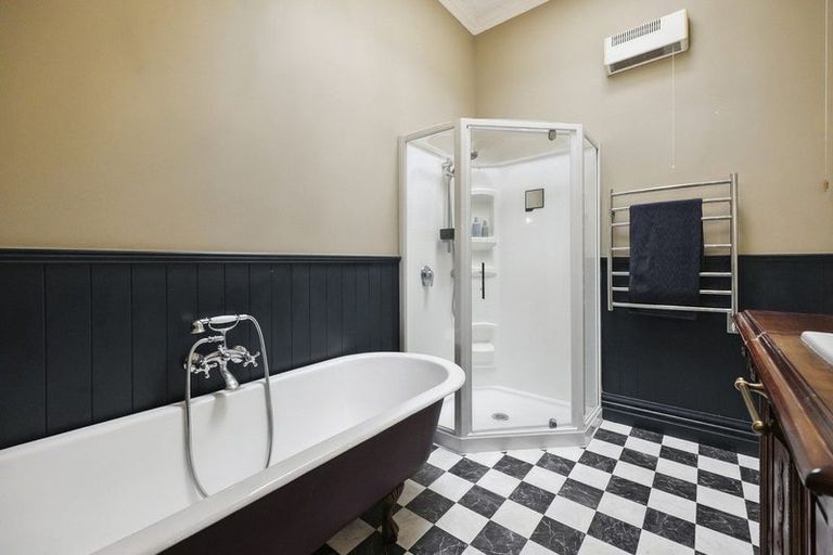 Photo of property in 19 Middleton Road, Kew, Dunedin, 9012