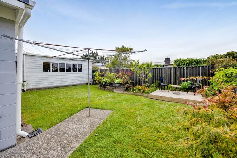 Photo of property in 14 Kowhai Street, Inglewood, 4330