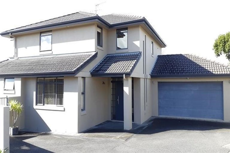 Photo of property in 5 Monet Grove, West Harbour, Auckland, 0618