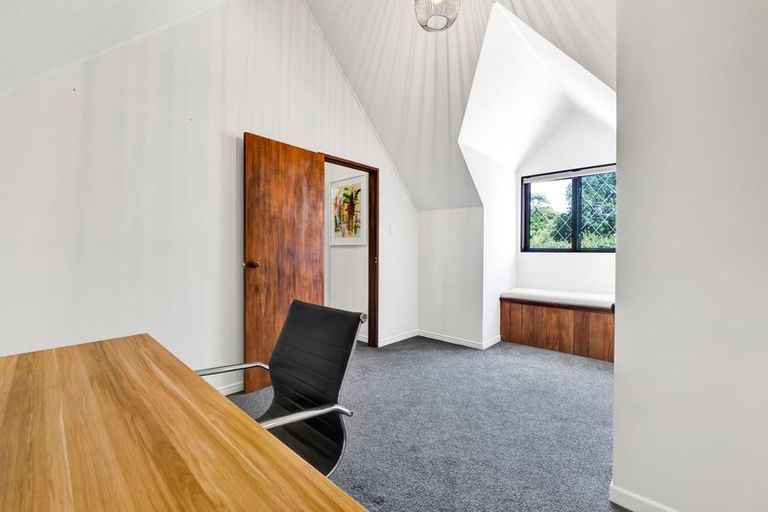 Photo of property in 76a Paynters Avenue, Strandon, New Plymouth, 4312