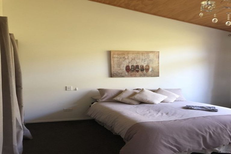 Photo of property in 36a Wicklam Lane, Greenhithe, Auckland, 0632