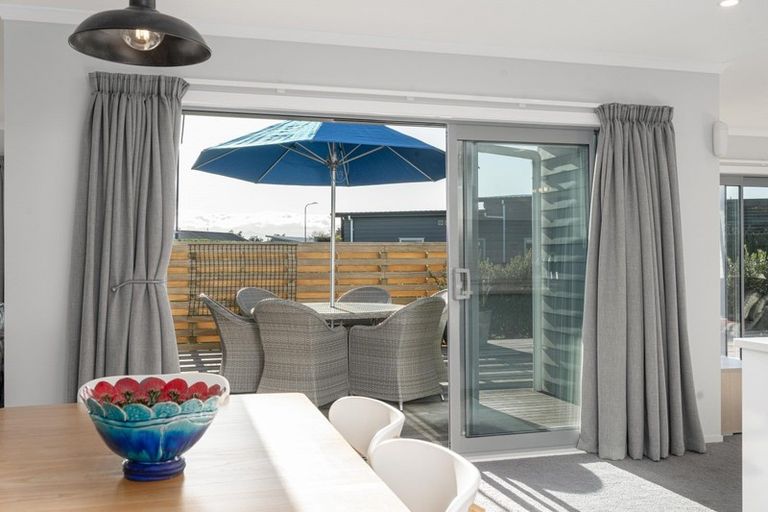 Photo of property in 39 Burgundy Drive, Martinborough, 5711