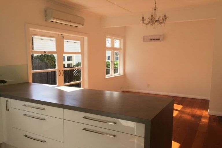 Photo of property in 14 Imperial Terrace, Melrose, Wellington, 6022