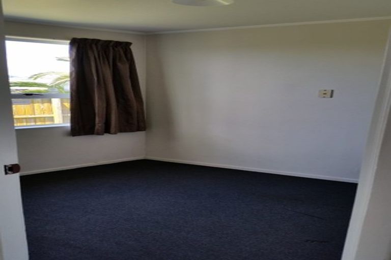 Photo of property in 1/23 Penion Drive, Flat Bush, Auckland, 2023
