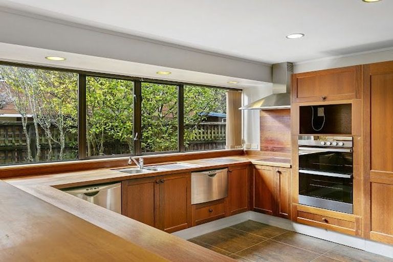 Photo of property in 20 Kurupae Road, Hilltop, Taupo, 3330