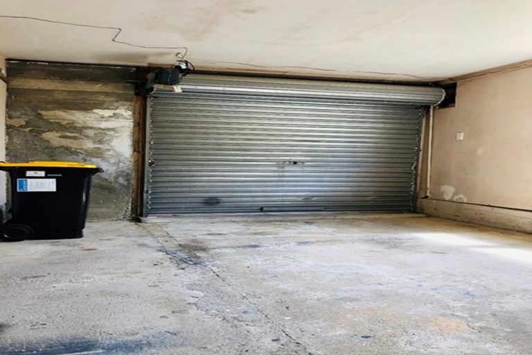 Photo of property in 15 Bancroft Terrace, Newlands, Wellington, 6037