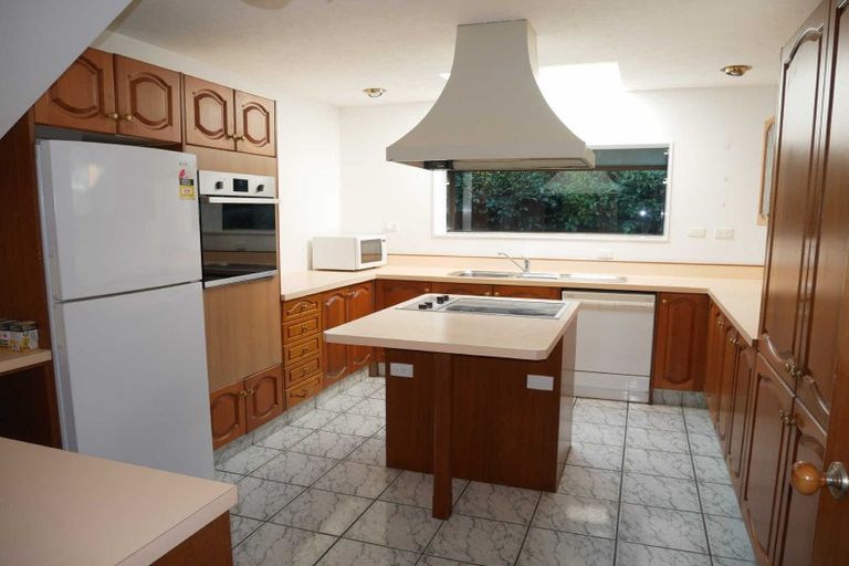 Photo of property in 29 Glenburn Place, Avonhead, Christchurch, 8042