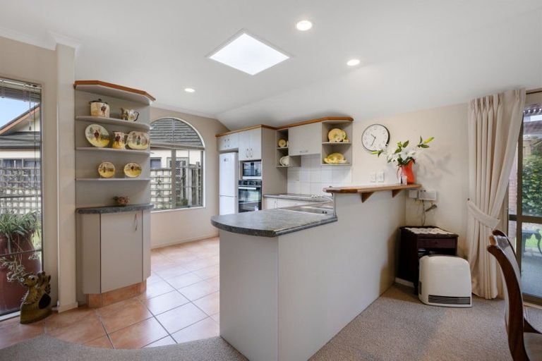 Photo of property in Seacrest, 2/200 Papamoa Beach Road, Papamoa Beach, Papamoa, 3118