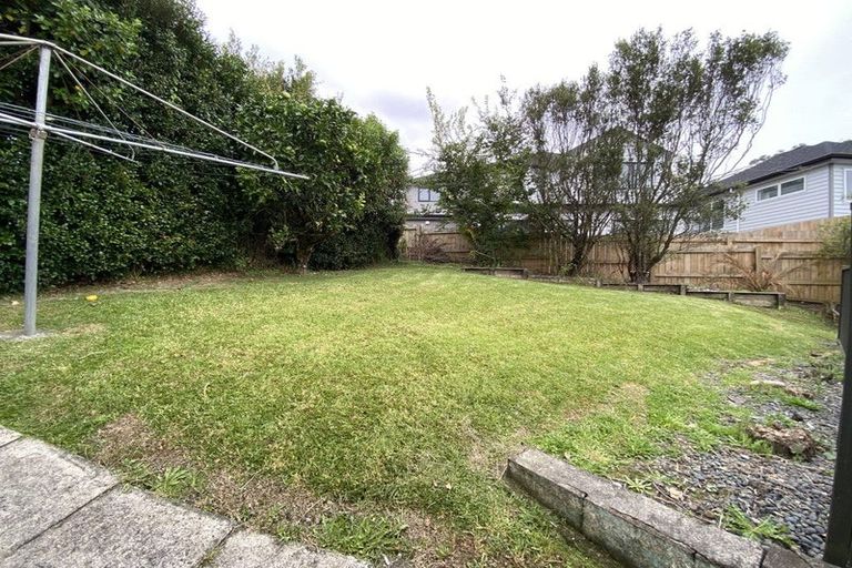 Photo of property in 4 Glenmore Road, Sunnyhills, Auckland, 2010