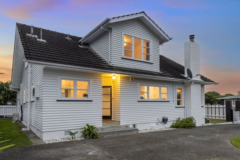Photo of property in 14 Duke Street, Levin, 5510