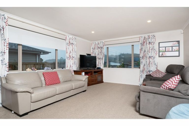 Photo of property in 18 Josh Road, Huapai, Kumeu, 0810