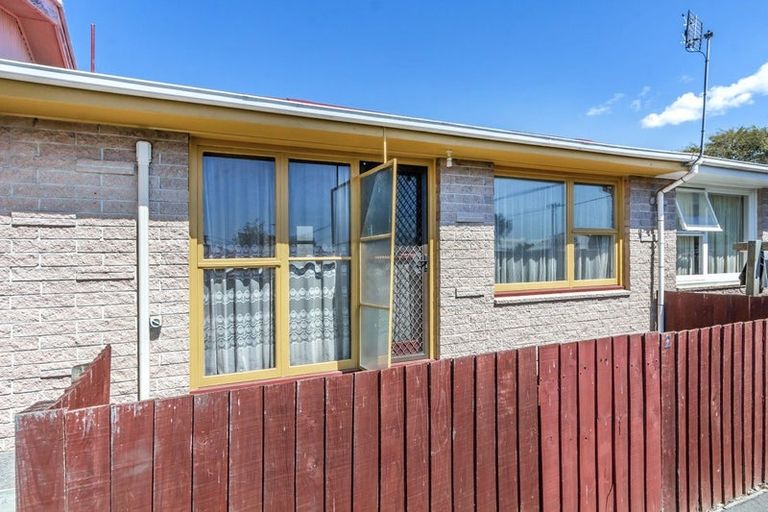 Photo of property in 2/98 Mathesons Road, Phillipstown, Christchurch, 8011