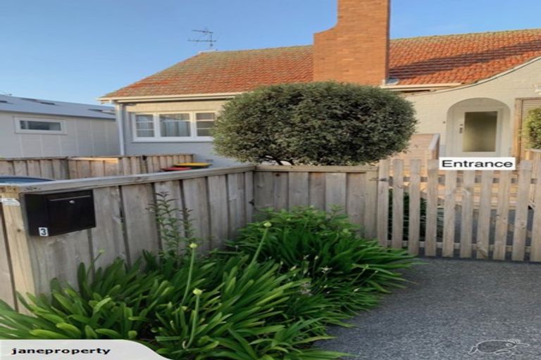 Photo of property in 12 Hugh Brown Drive, New Lynn, Auckland, 0600