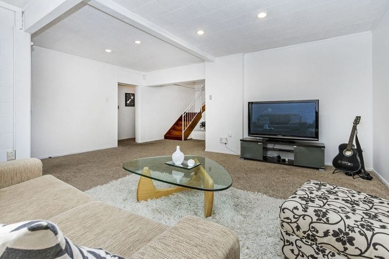 Photo of property in 42 Lynden Avenue, Hillcrest, Auckland, 0627