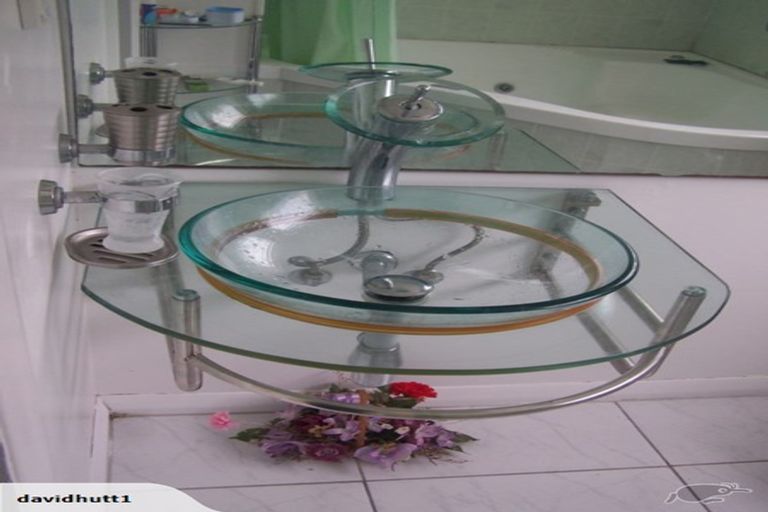 Photo of property in 42 Kamahi Street, Stokes Valley, Lower Hutt, 5019