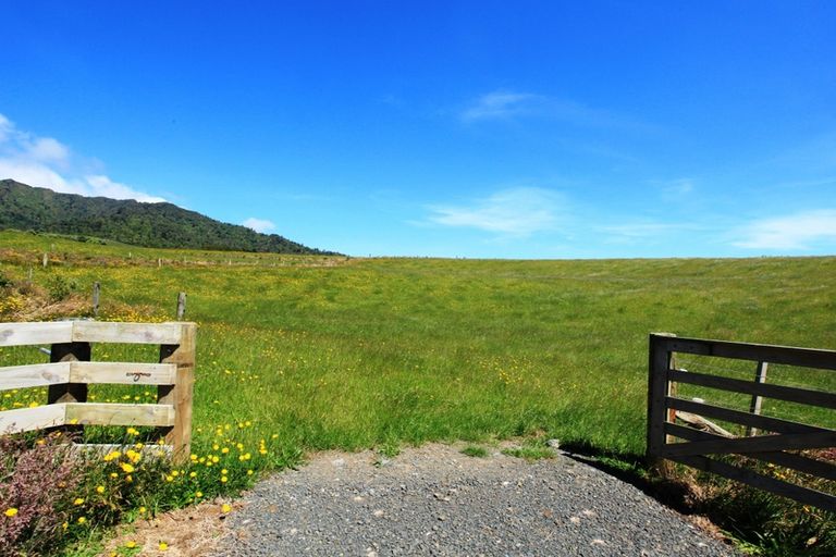 Photo of property in 696b Te Hutewai Road, Raglan, 3296