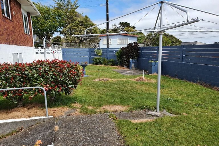 Photo of property in 2/112 Frankley Road, Frankleigh Park, New Plymouth, 4310