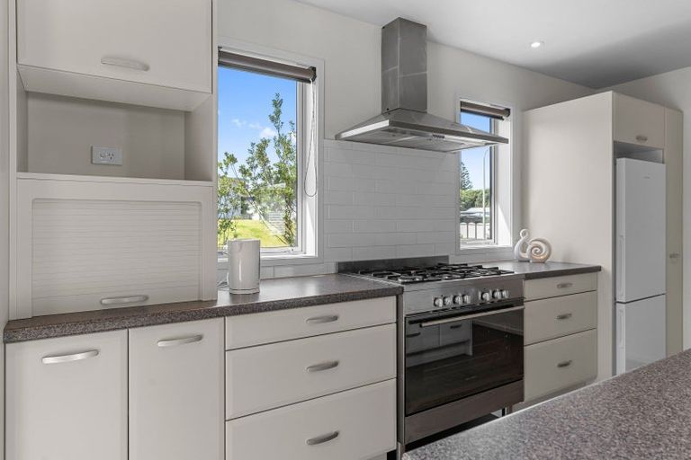 Photo of property in 1 Tua Tua Place, Baylys Beach, Dargaville, 0377