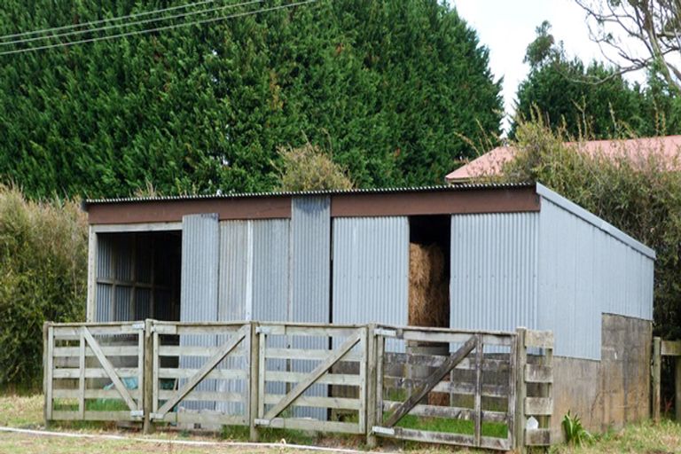 Photo of property in 110 Hall Road, Waiuku, 2681