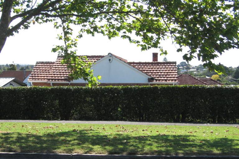 Photo of property in 33 Seabrook Avenue, New Lynn, Auckland, 0600