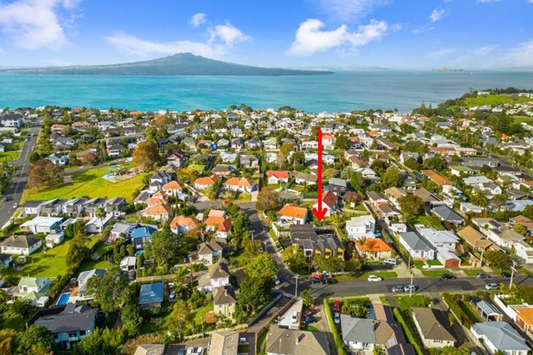 Photo of property in 5/12 Fraser Road, Narrow Neck, Auckland, 0624