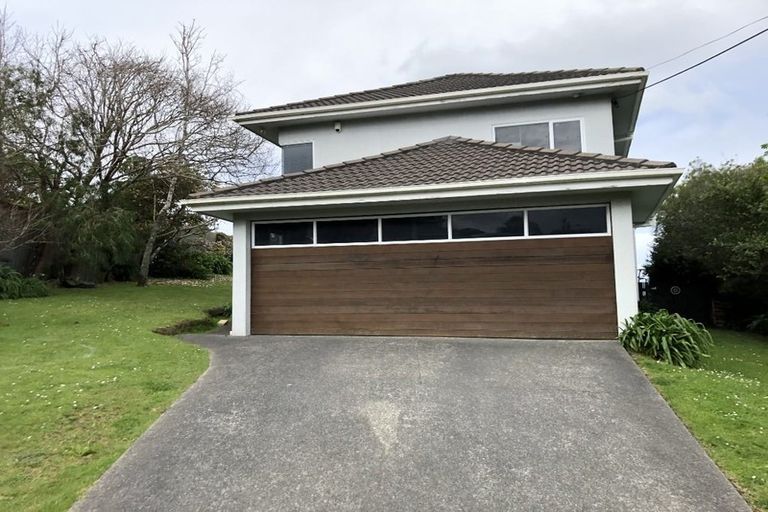 Photo of property in 4 Portal Place, Murrays Bay, Auckland, 0630