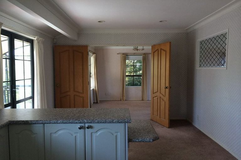 Photo of property in 30 Hoskins Avenue, Hillsborough, Auckland, 1042