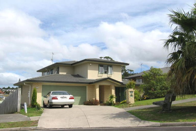 Photo of property in 15 Fulmar Way, Unsworth Heights, Auckland, 0632