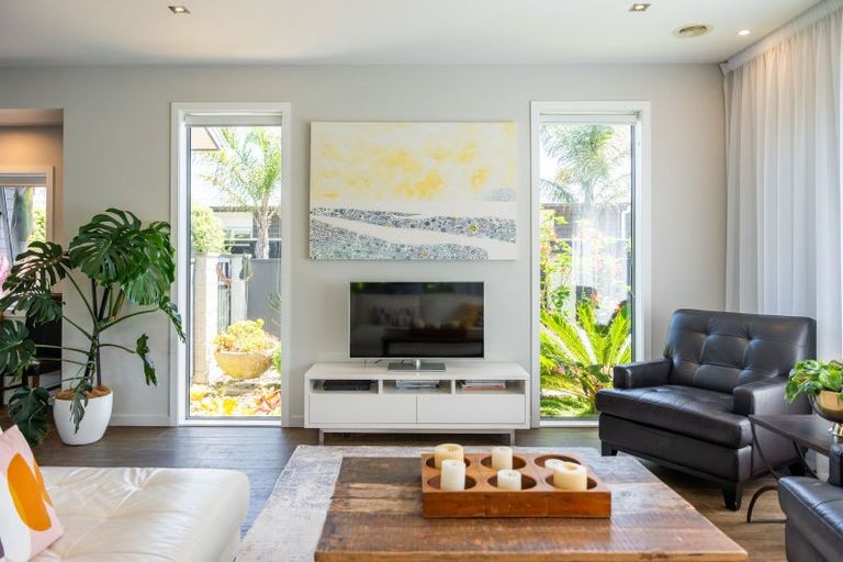 Photo of property in 8 Petrel Close, Paraparaumu Beach, Paraparaumu, 5032